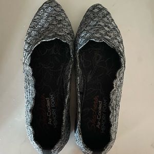 Skecher flats